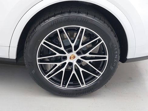 New 2026 Porsche Cayenne image 36