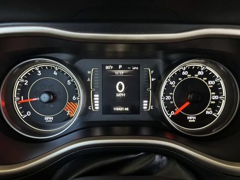 Used 2015 Jeep Cherokee Latitude FWD image 23