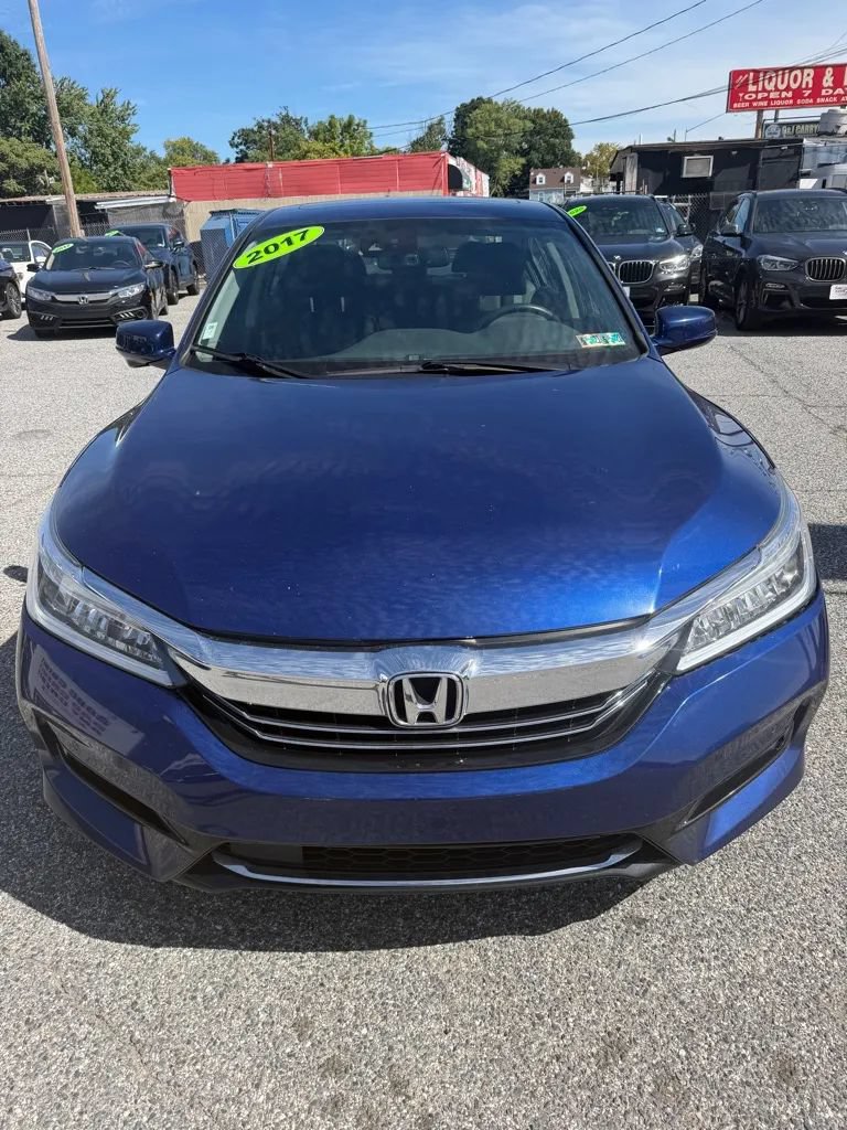 Used 2017 Honda Accord Touring image 3