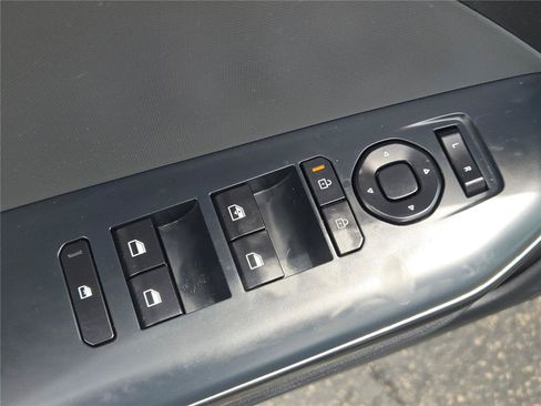 Used 2025 Kia K4 FWD image 21