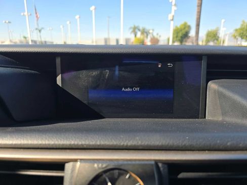 Used 2017 Lexus IS 200t image 27