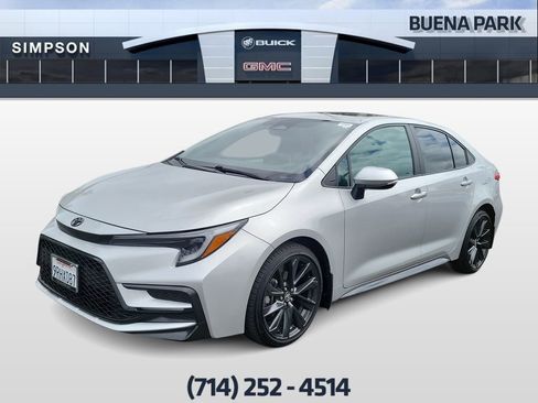 Used 2025 Toyota Corolla SE w/ SE Premium Package FWD image 4