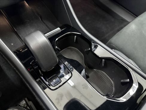 Used 2023 Volvo C40 P8 Recharge Ultimate image 20