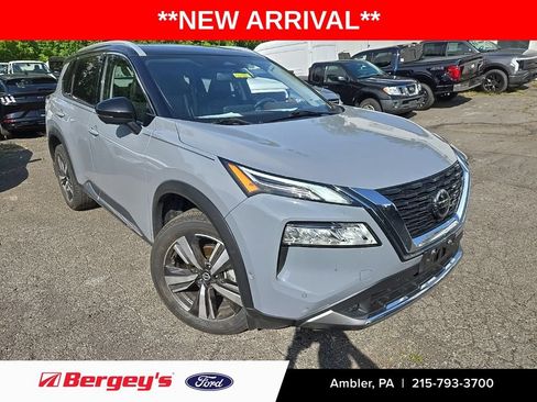 Used 2021 Nissan Rogue Platinum AWD/4WD image 1