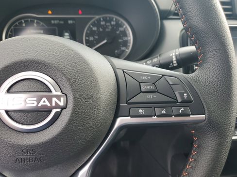 New 2025 Nissan Versa SR w/ Trunk Package image 22