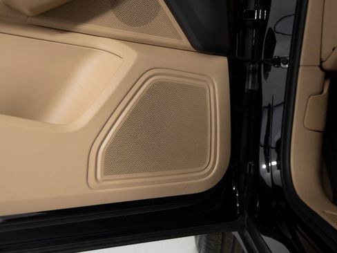 Certified 2025 Porsche Macan image 21