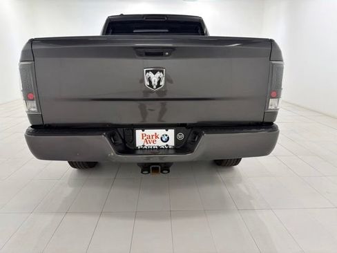 Used 2018 RAM 1500 Express AWD/4WD image 4