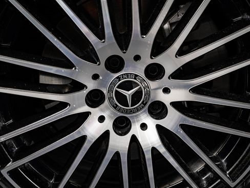 Used 2024 Mercedes-Benz C 300 4MATIC Sedan image 8