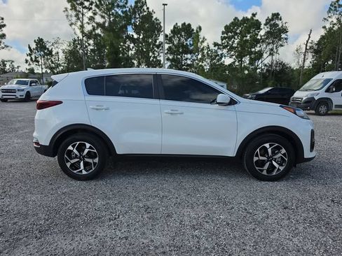Used 2022 Kia Sportage LX FWD image 2
