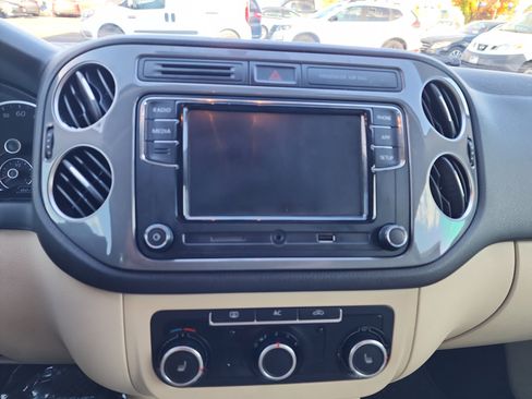 Used 2012 Volkswagen Tiguan SEL FWD image 13