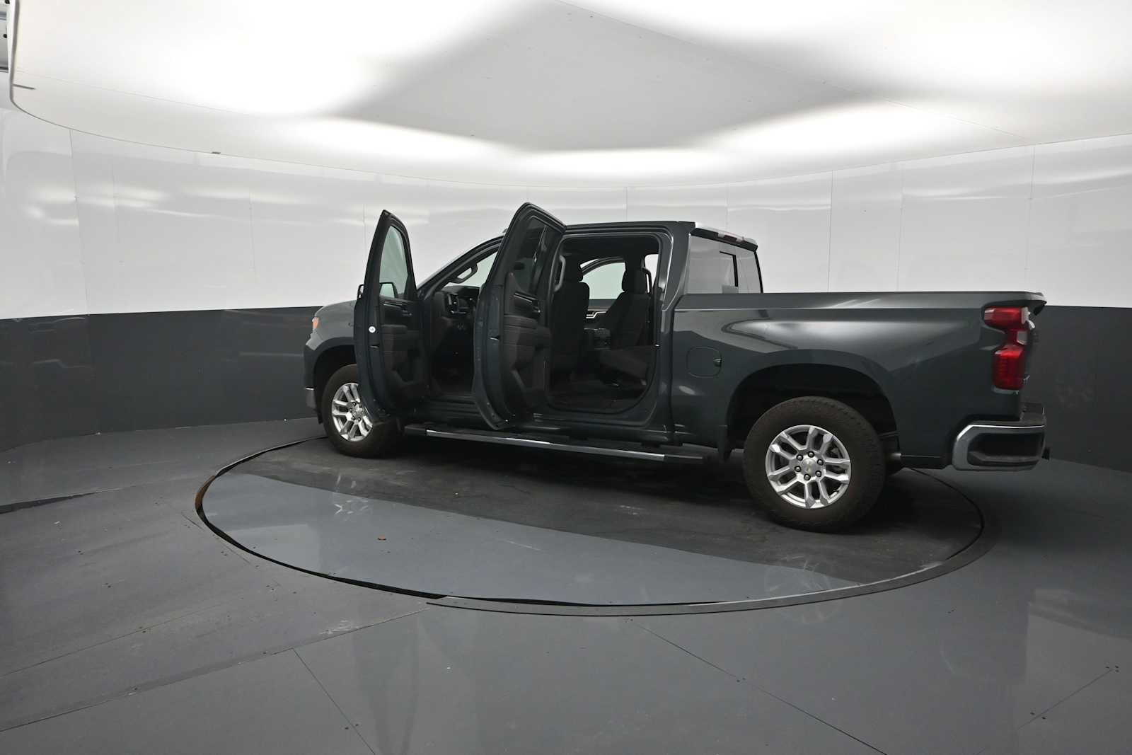 Used 2025 Chevrolet Silverado 1500 LT w/ Z71 Off-Road Package AWD/4WD image 63