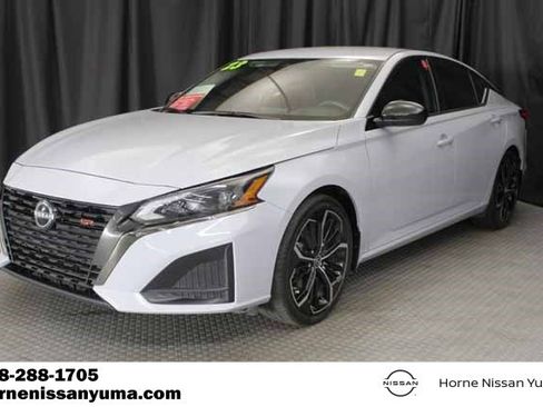 Certified 2023 Nissan Altima 2.5 SR image 3