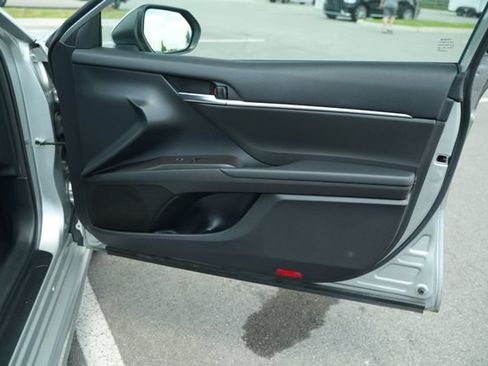 Used 2023 Toyota Camry SE FWD image 21