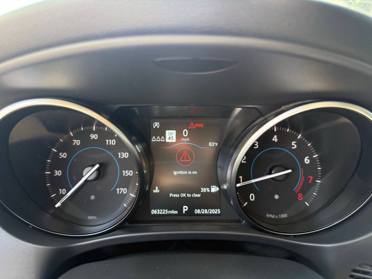 Used 2019 Jaguar F-PACE Premium AWD/4WD image 15