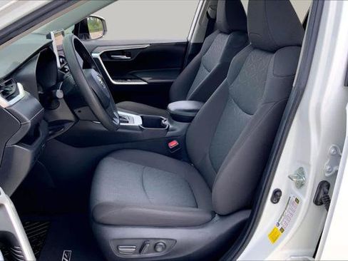 Certified 2023 Toyota RAV4 XLE w/ Convenience Package FWD image 8