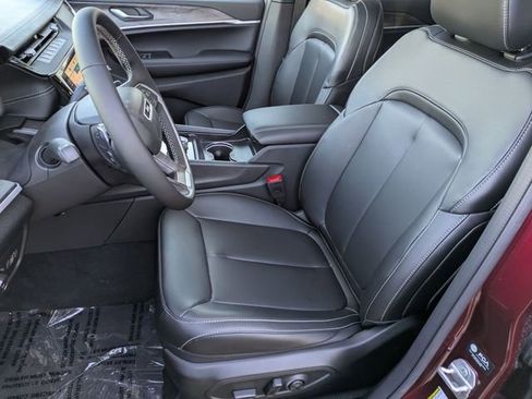 New 2026 Jeep Grand Cherokee Limited w/ Limited Altitude Package AWD/4WD image 10