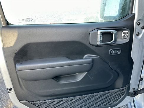 New 2023 Jeep Gladiator Willys image 24