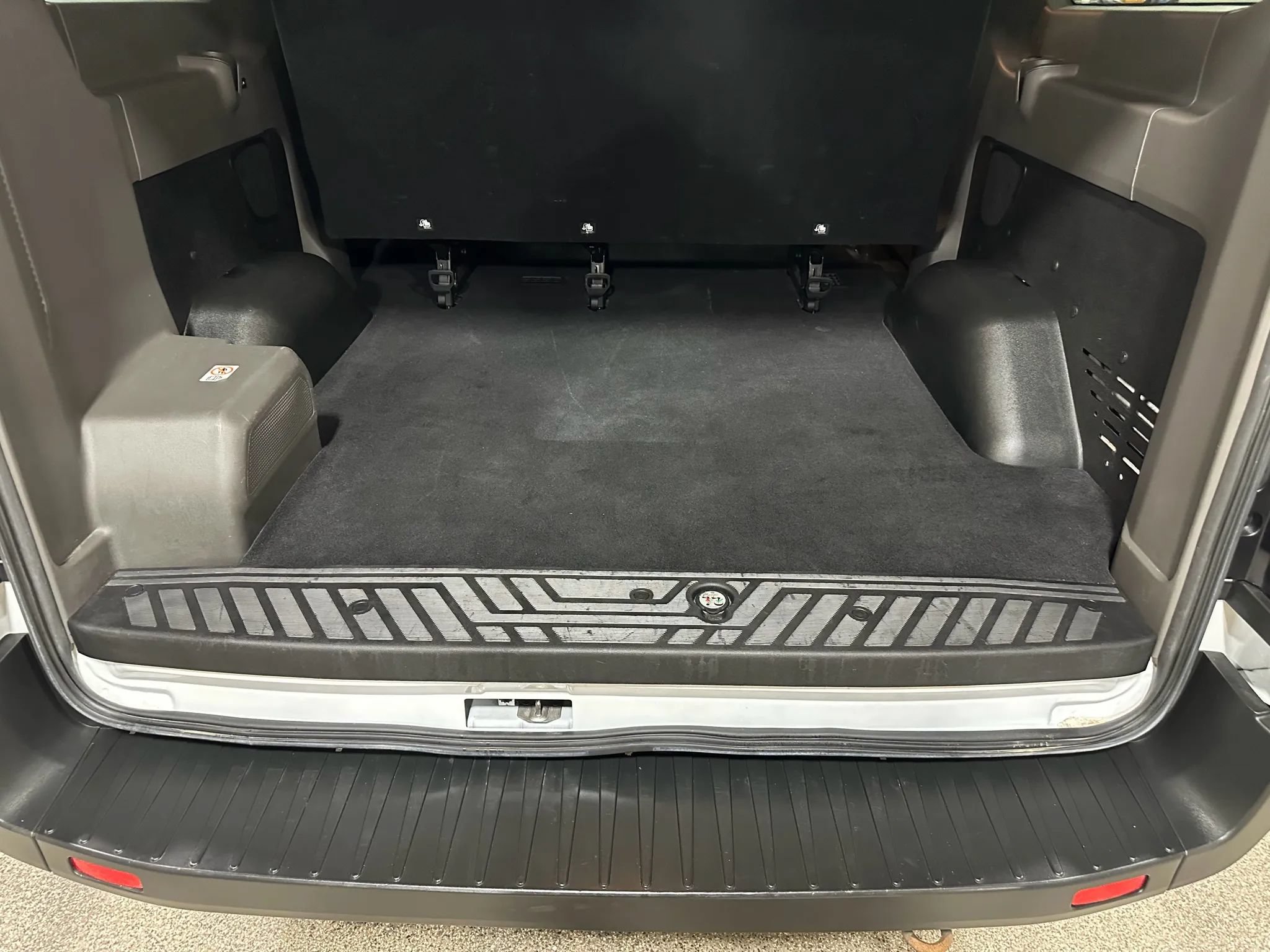Used 2020 Ford Transit 150 XL RWD image 20
