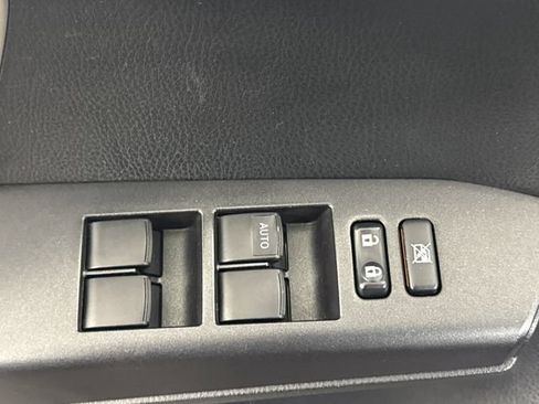 Used 2018 Toyota RAV4 XLE w/ Convenience Package AWD/4WD image 28