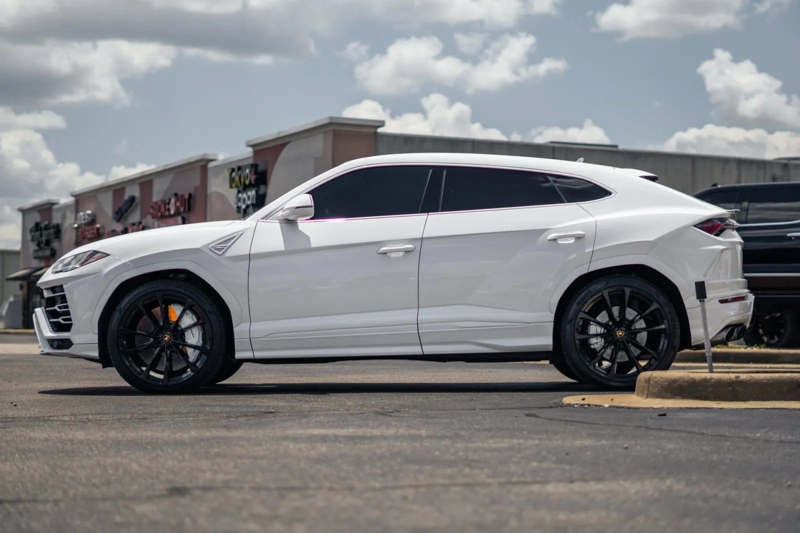 Used 2021 Lamborghini Urus AWD/4WD image 5
