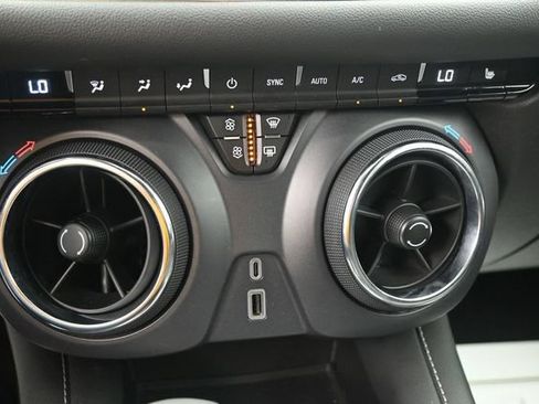 Used 2025 Chevrolet Blazer LT AWD/4WD image 12