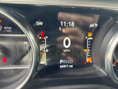 Used 2020 Jeep Wrangler Unlimited Sahara image 11