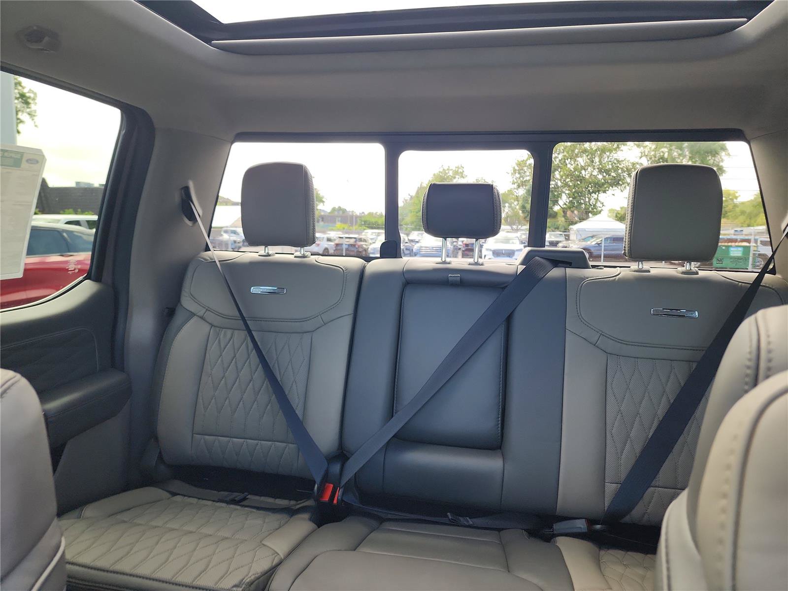 New 2026 Ford F250 Platinum w/ Platinum Plus Package AWD/4WD image 16