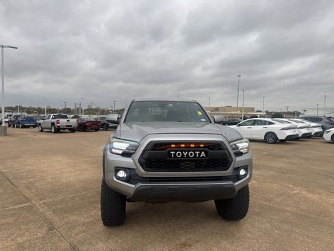 Used 2020 Toyota Tacoma TRD Off-Road image 3
