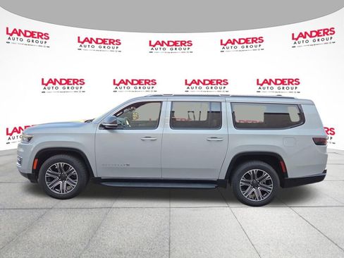 Used 2024 Jeep Wagoneer L Series II w/ Flexible Seating Group RWD image 6