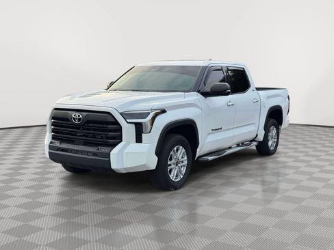 Used 2022 Toyota Tundra SR5 w/ SR5 Premium Package AWD/4WD image 3