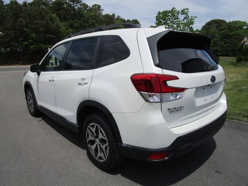 Used 2021 Subaru Forester Premium AWD/4WD image 5