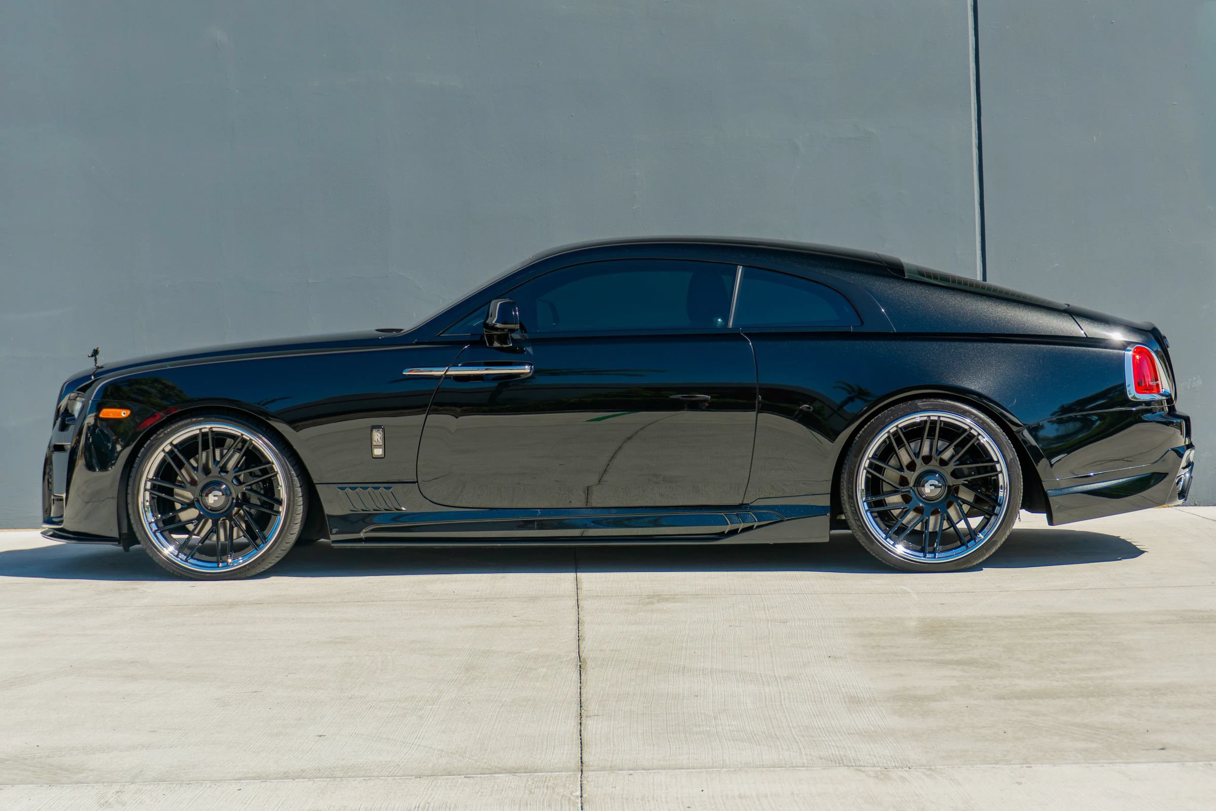 Used 2018 Rolls-Royce Wraith RWD image 2