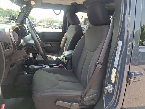 Used 2017 Jeep Wrangler Unlimited Sport w/ Quick Order Package 24S AWD/4WD image 13