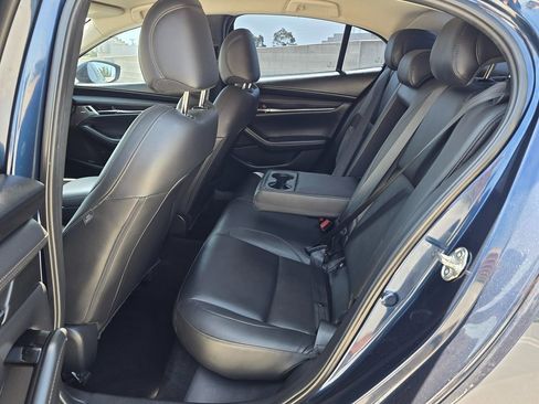 Used 2019 MAZDA MAZDA3 Sedan w/ Preferred Package FWD image 17