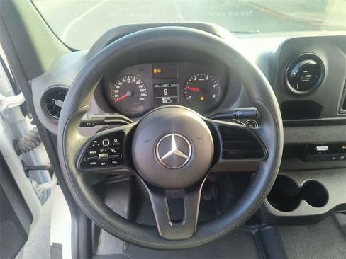 Used 2023 Mercedes-Benz Sprinter 2500 image 14