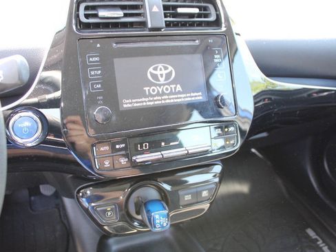 Used 2017 Toyota Prius Two FWD image 15
