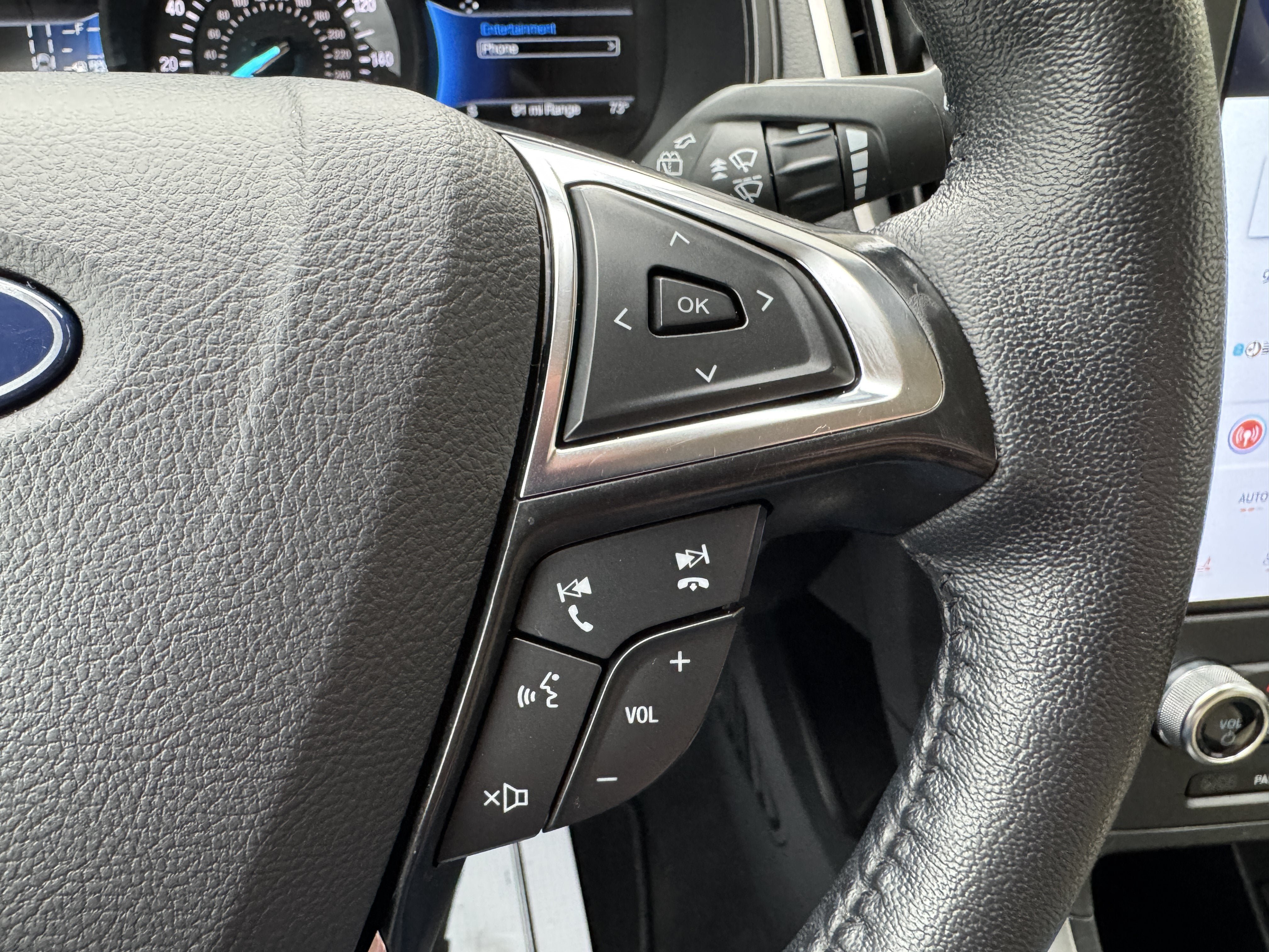 Used 2024 Ford Edge SEL AWD/4WD image 13