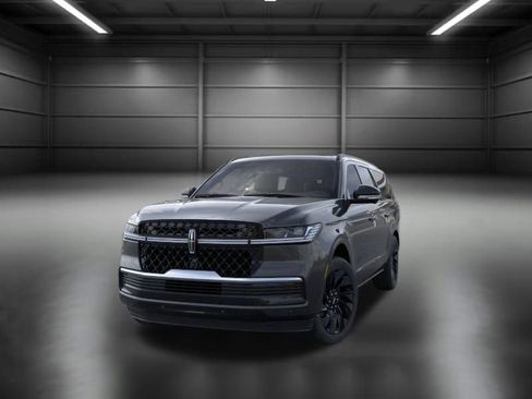 New 2026 Lincoln Navigator L Reserve AWD/4WD image 3