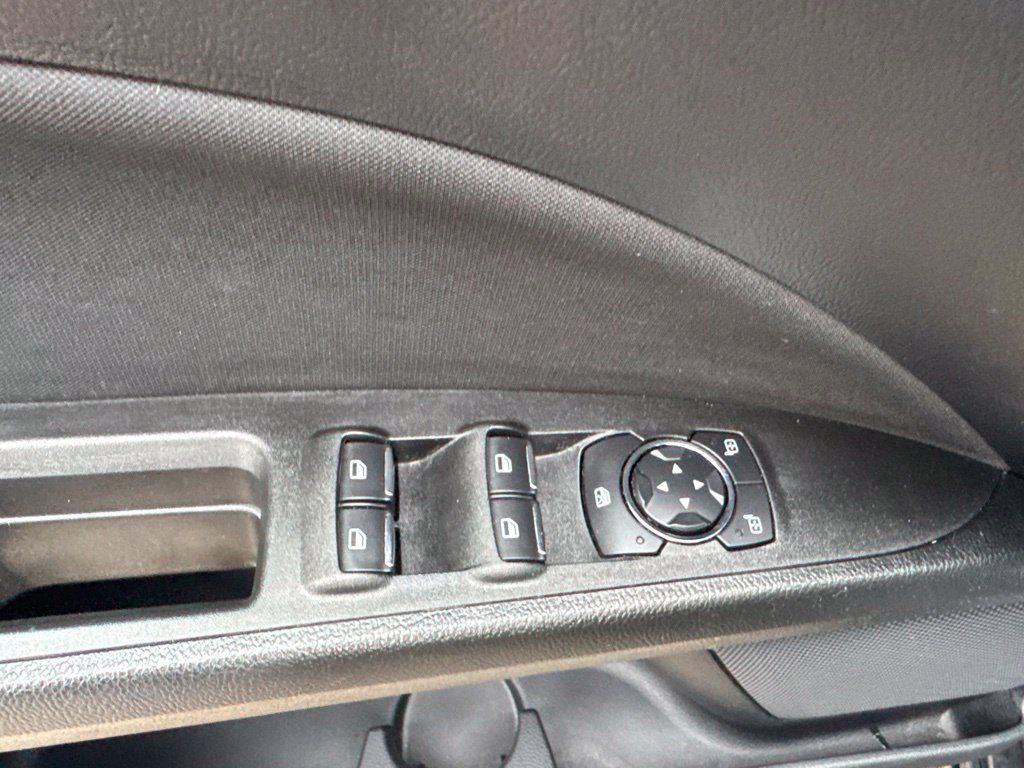 Used 2020 Ford Fusion SE FWD image 13