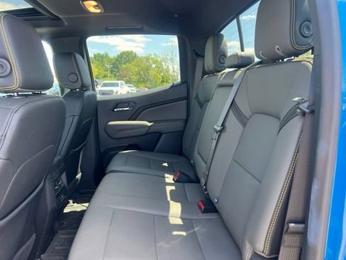 Used 2023 Chevrolet Colorado ZR2 w/ ZR2 Convenience Package III AWD/4WD image 17