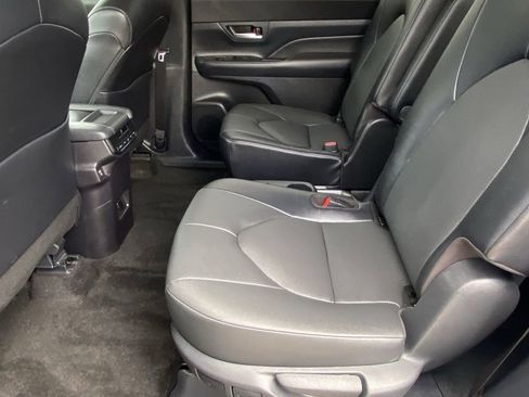 Certified 2024 Toyota Grand Highlander XLE image 20