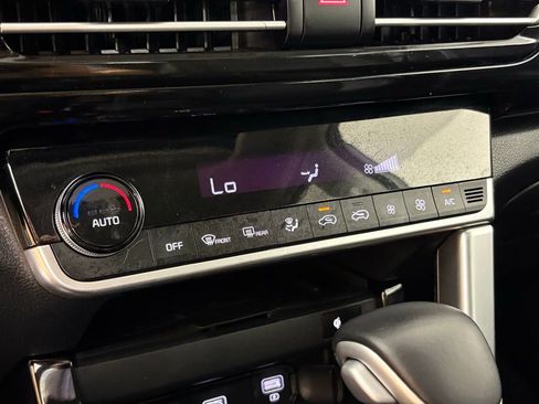 Used 2022 Kia Seltos EX image 28