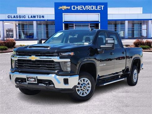 Used 2024 Chevrolet Silverado 2500 LT image 1