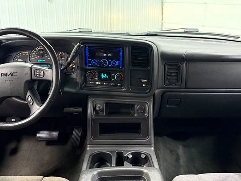 Used 2004 GMC Sierra 2500 SLE w/ Skid Plate Package AWD/4WD image 13