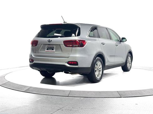 Used 2019 Kia Sorento LX image 11