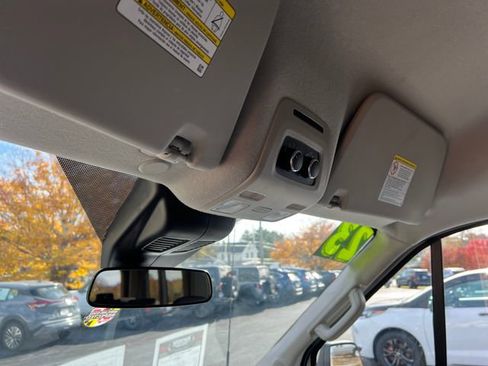 Used 2023 Ford Transit 350 XLT image 31