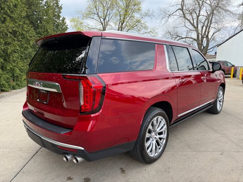 Used 2024 GMC Yukon XL Denali w/ Denali Reserve Package image 11