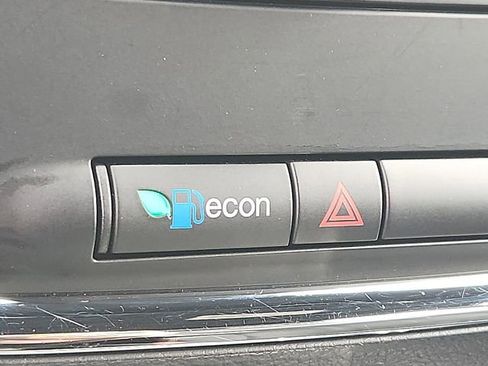 Used 2014 Dodge Grand Caravan SXT image 22