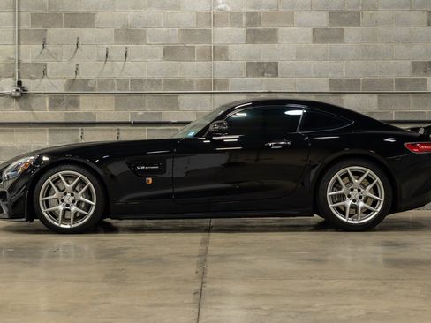 Used 2019 Mercedes-Benz AMG GT Coupe image 4