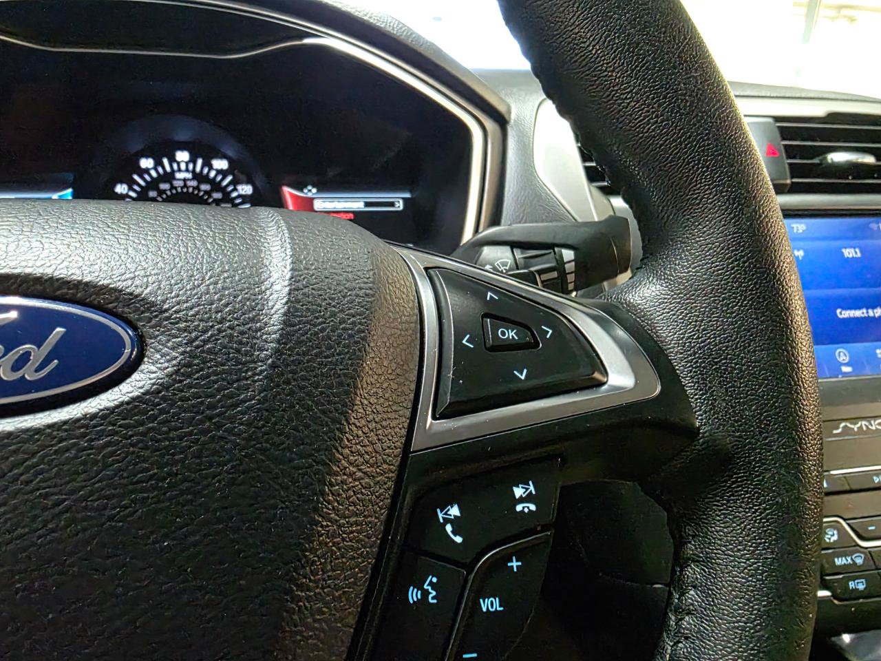 Used 2019 Ford Fusion SEL FWD image 30